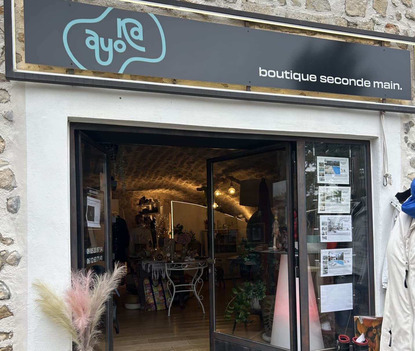 La devanture de la boutique AYOKA